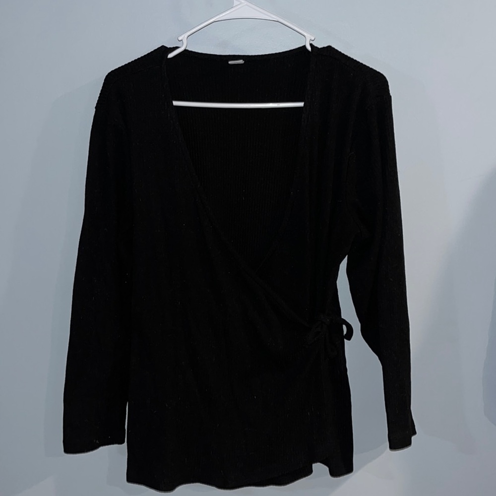 Old Navy Faux Wrap Black Top Size XL